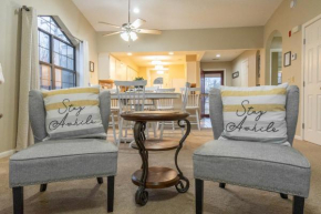2BR Penthouse Condo - 2 Pools - Close to the Strip - Stairs Required - FREE TICKETS INCLUDED - FHC-24